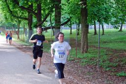 Volkslauf_2010_F_10_u__16km_(229).JPG